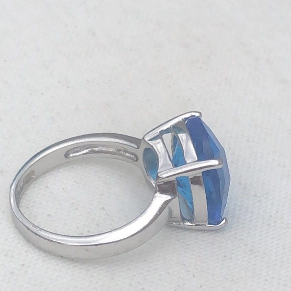 Sterling Silver Ring with Lab-created Blue Gem - Picture 5 of 8